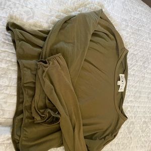 Green long sleeve (L) Cropped